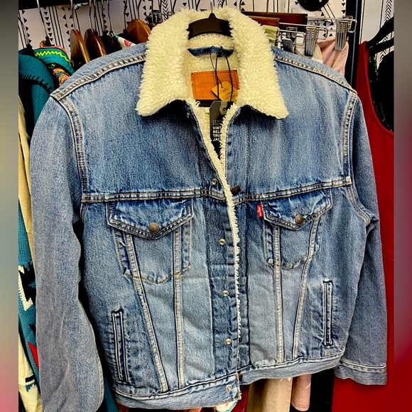 Levi's Other - Men’s Levi’s denim Sherpa button up jacket